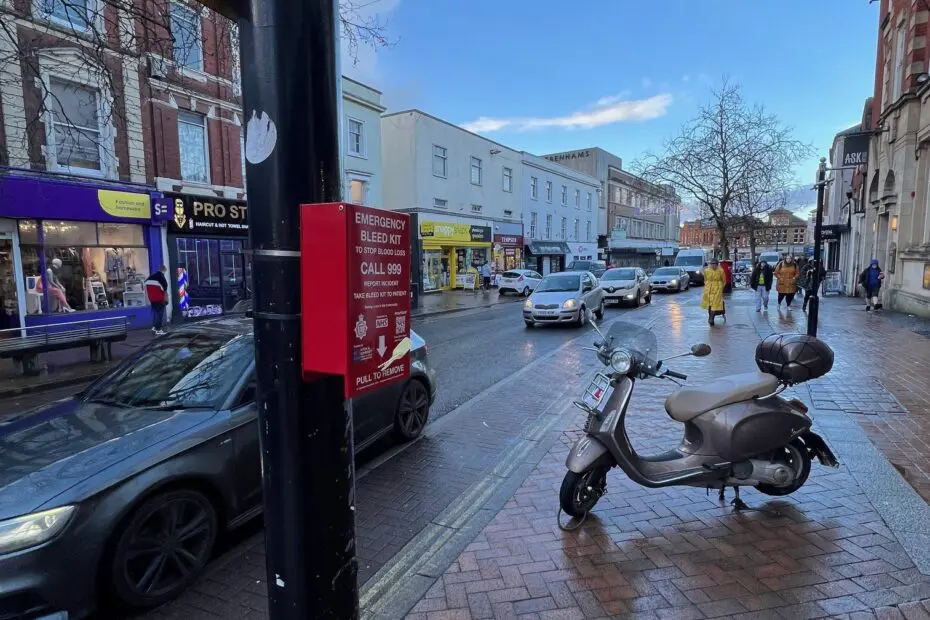 Lamppost outside 33 North Street