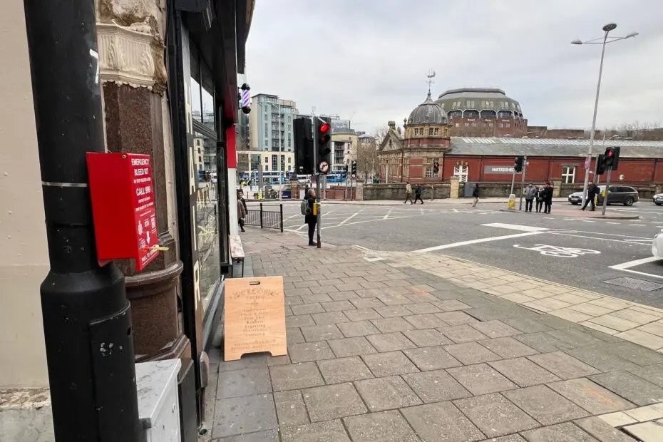 Lamppost outside Welcome Studios Hair