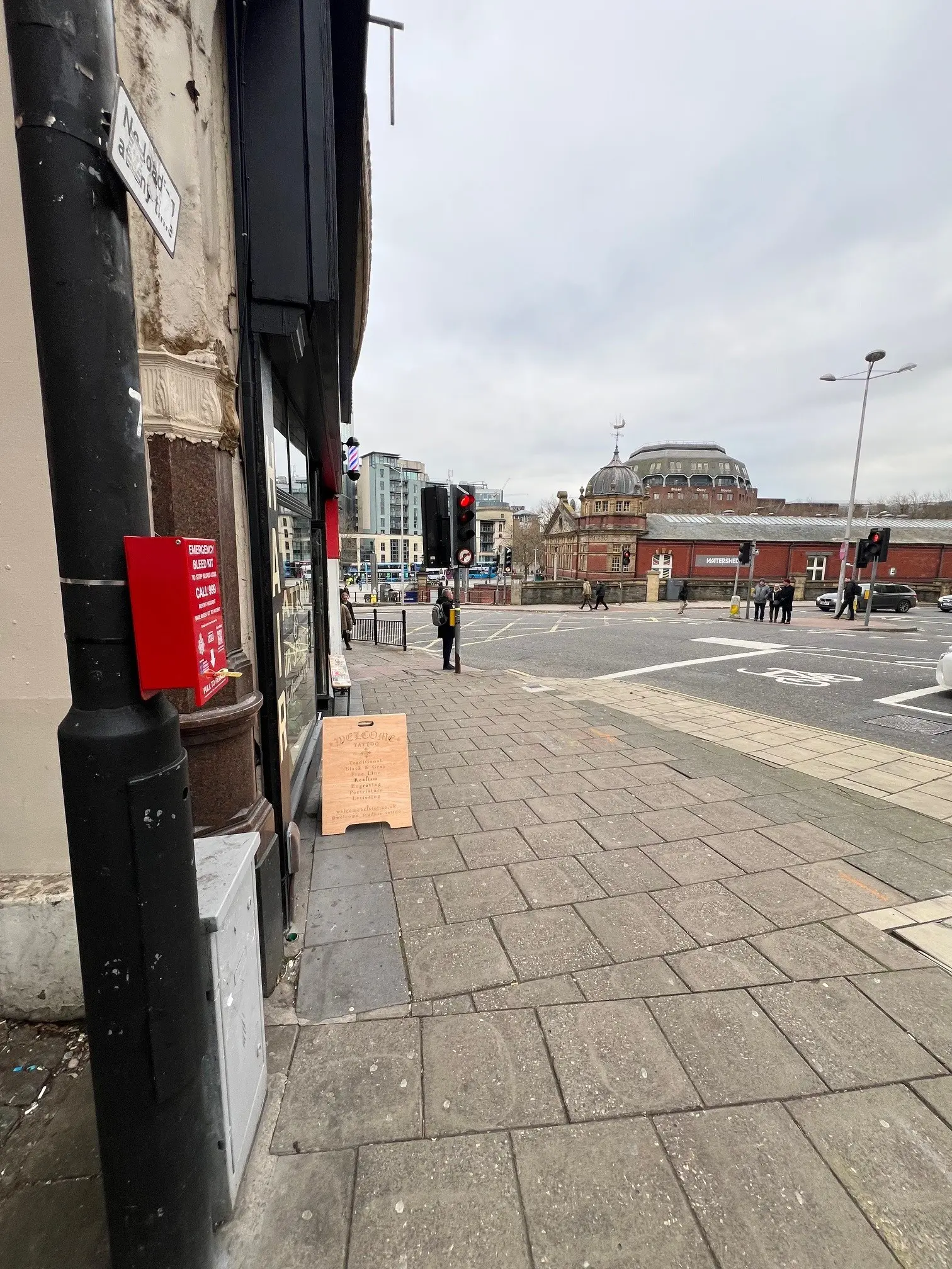 Lamppost outside Welcome Studios Hair