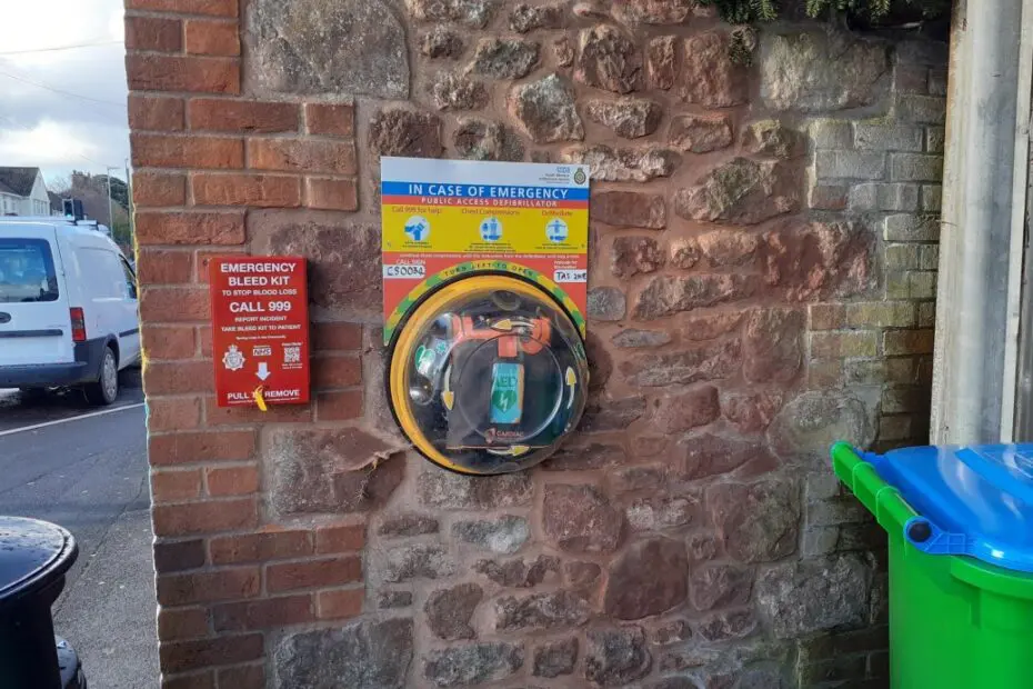Bus shelter