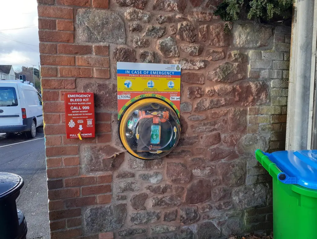 Bus shelter