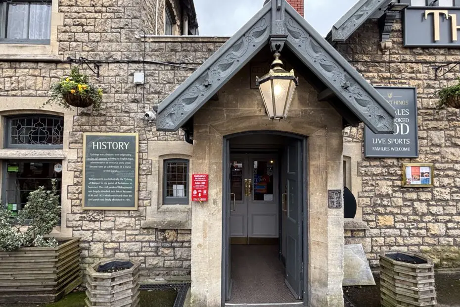 The Tythings Public House