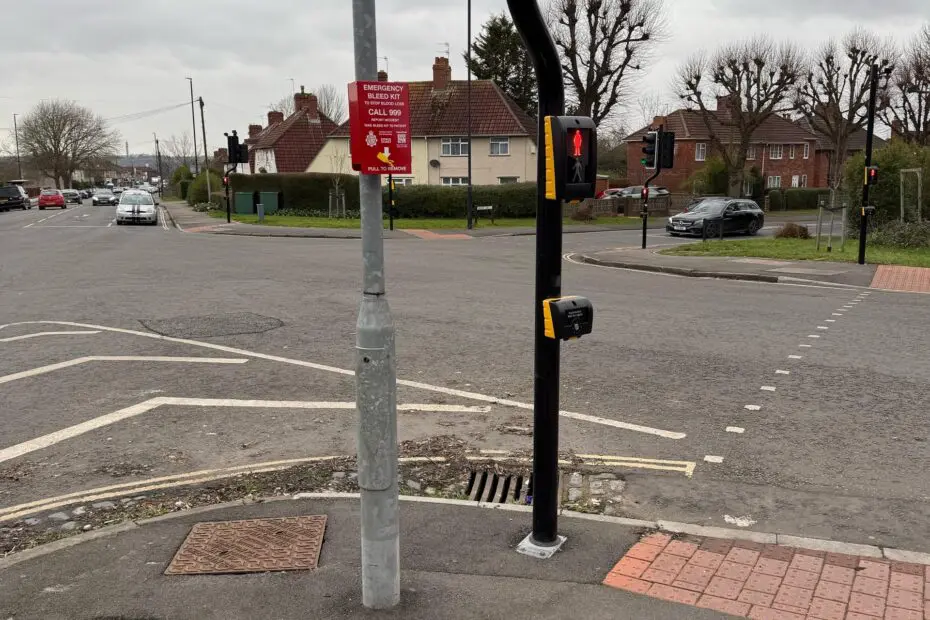 Lamppost outside Bright's Cafe on junction of Woodland road and Lodge Hill