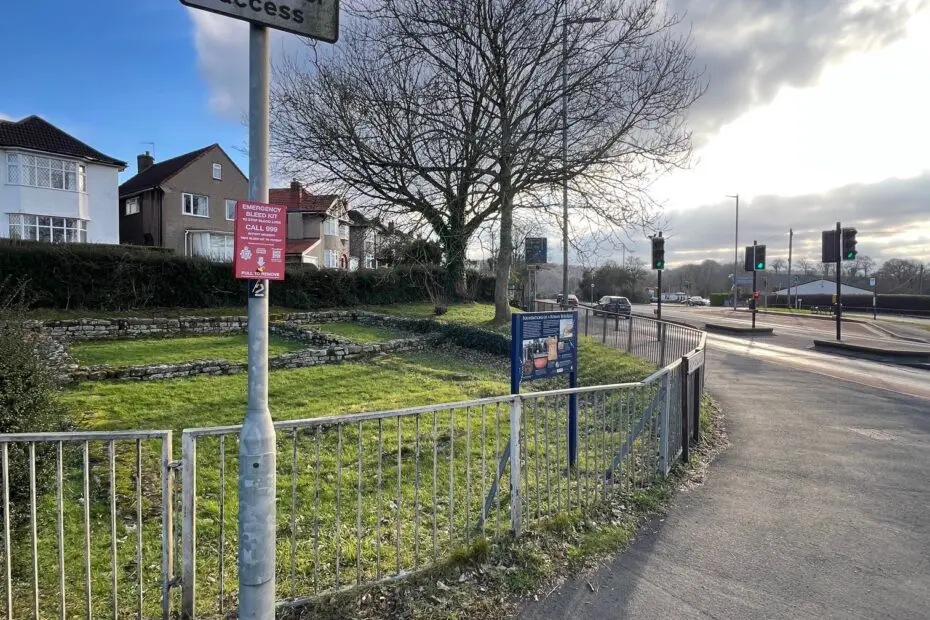 Lamppost Roman Way junction A4 Portway