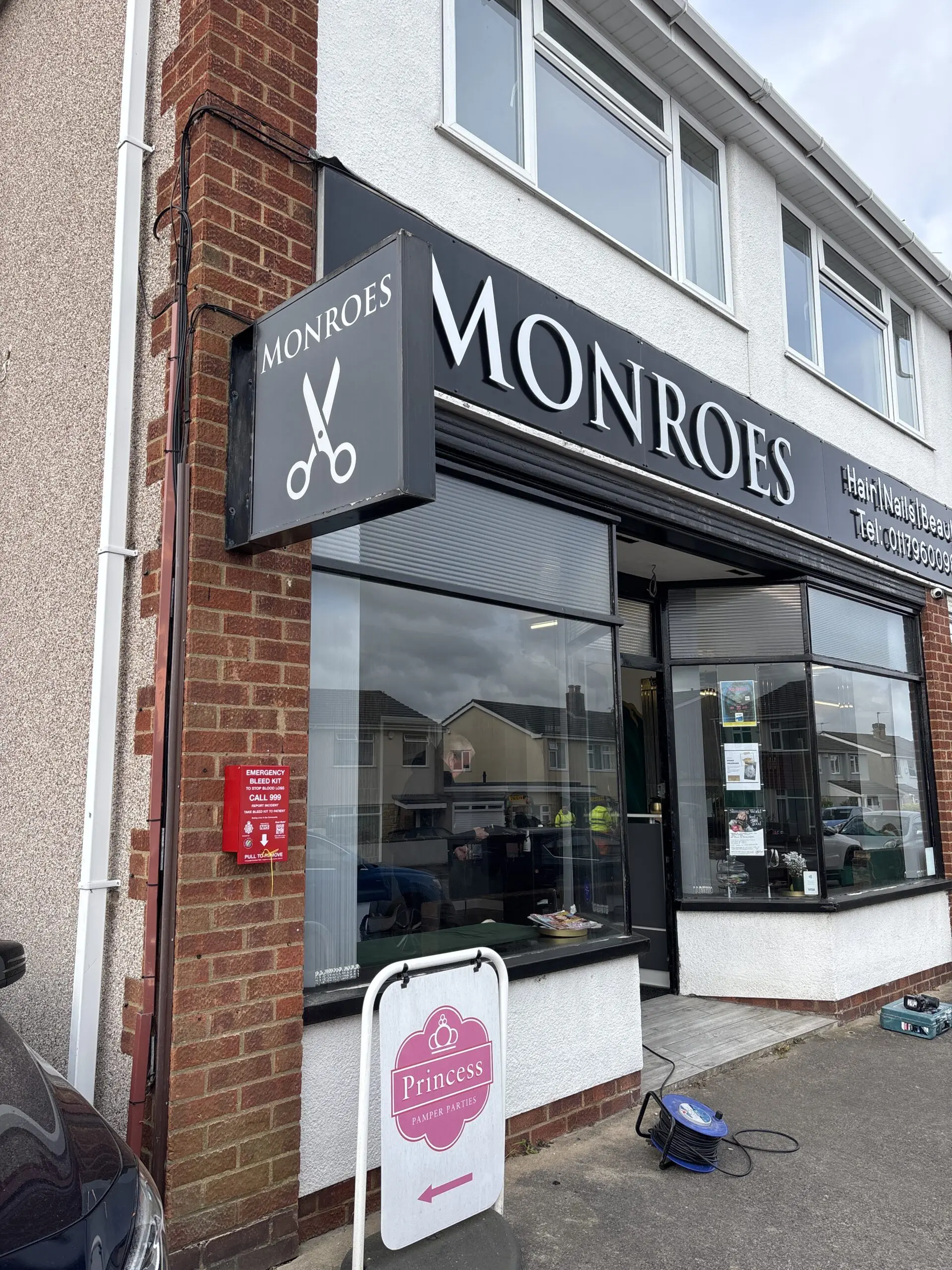 Monroes Hair & Beauty