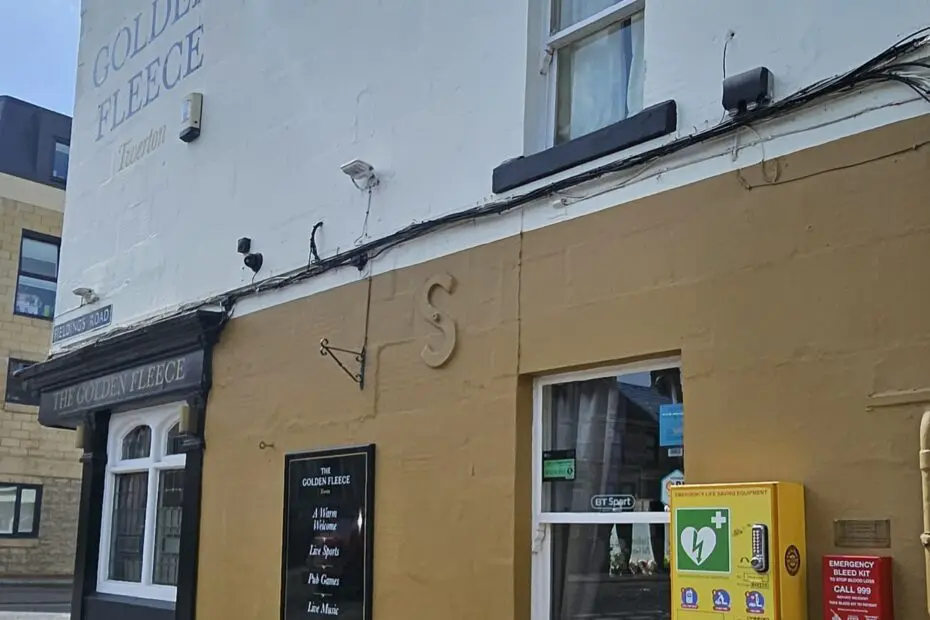 The Golden Fleece Pub