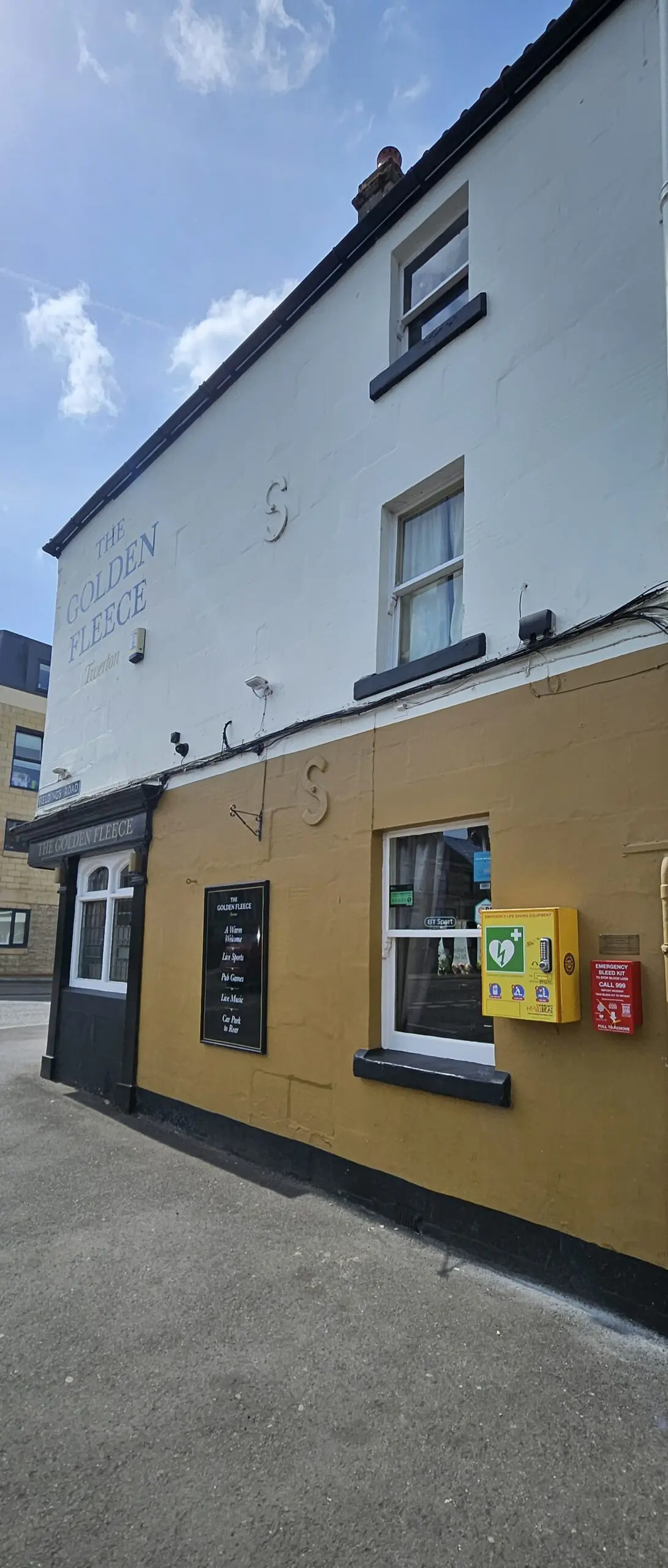 The Golden Fleece Pub