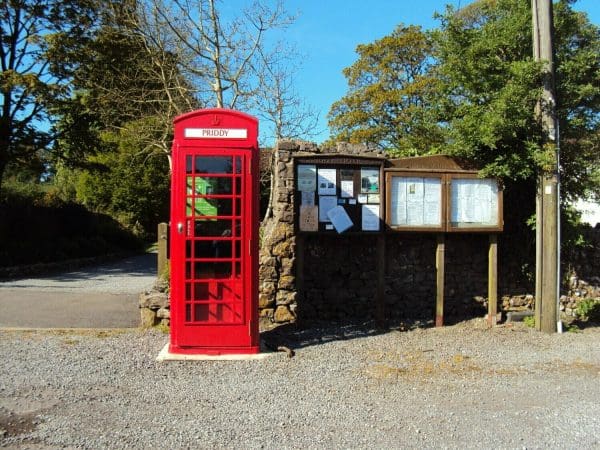 Priddy Phonebox with a HeartSafe Defibrillator Cabinet