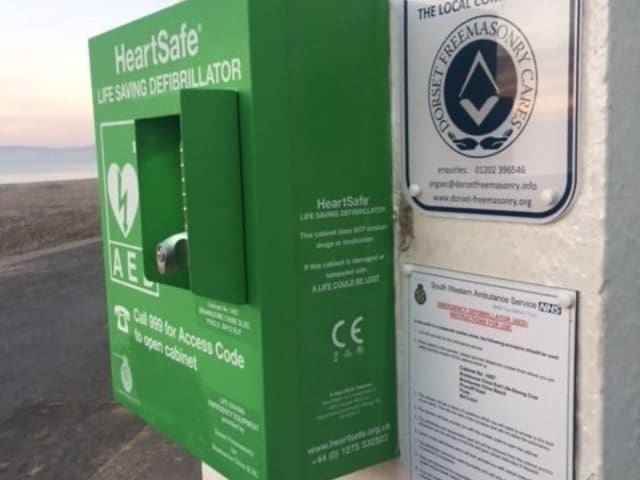 Automatic External Defibrillator at Branksome Chine