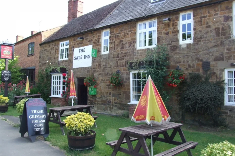 External Defibrillator UK at the Gate Inn, Brailes