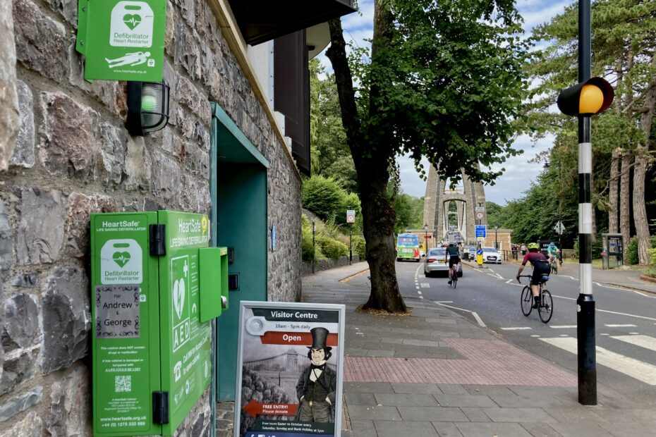 Heartsafe external defibrillator at clifton suspension bridge