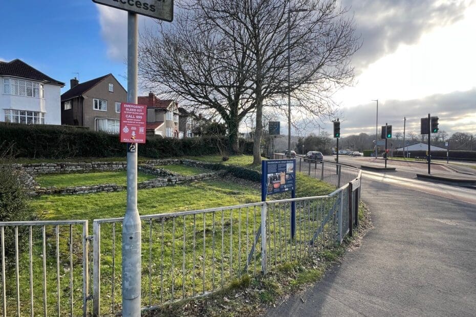 Lamppost Roman Way junction A4 Portway
