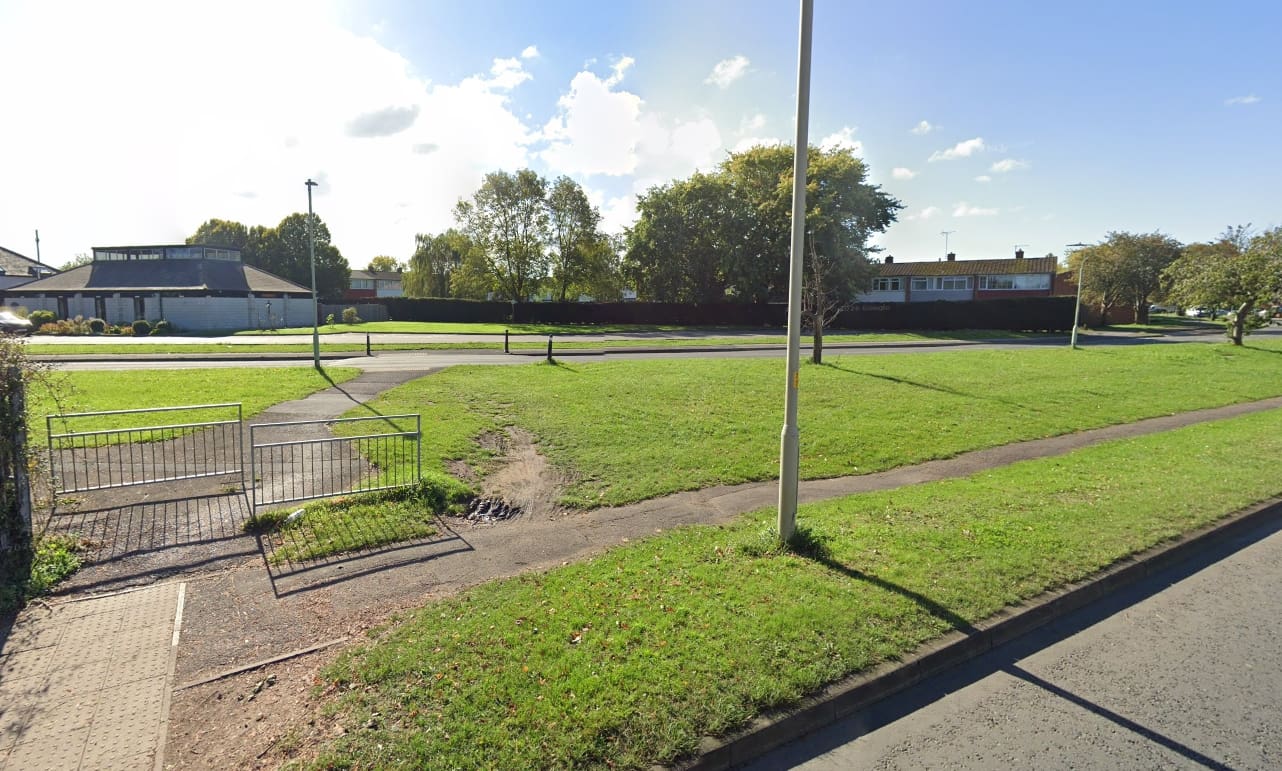 Cole Avenue (51.836985