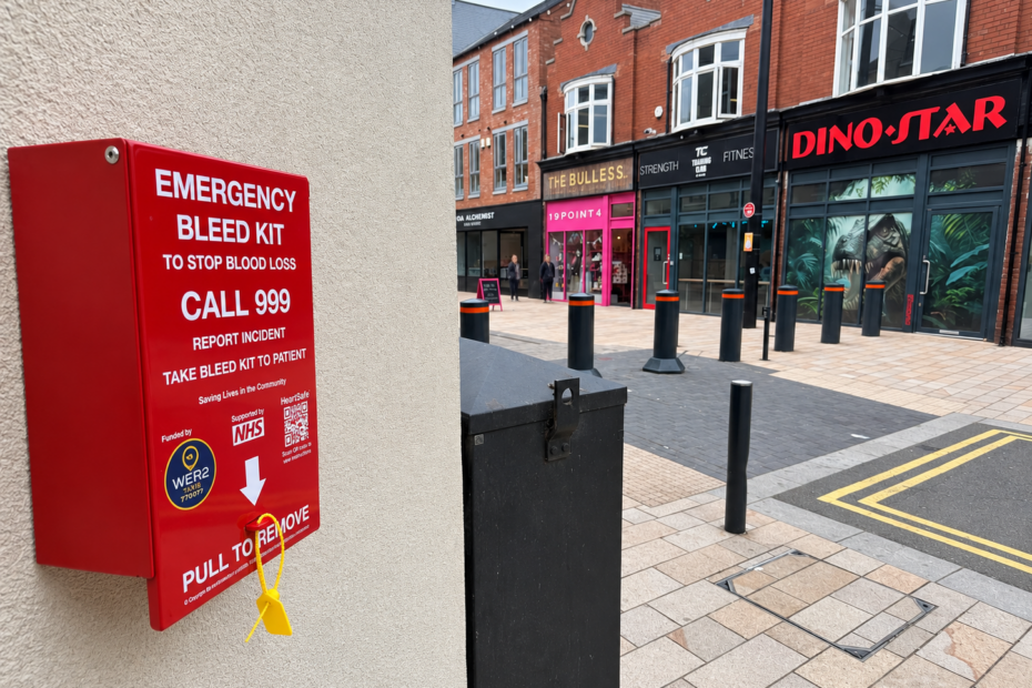 Humber St/ Pier court