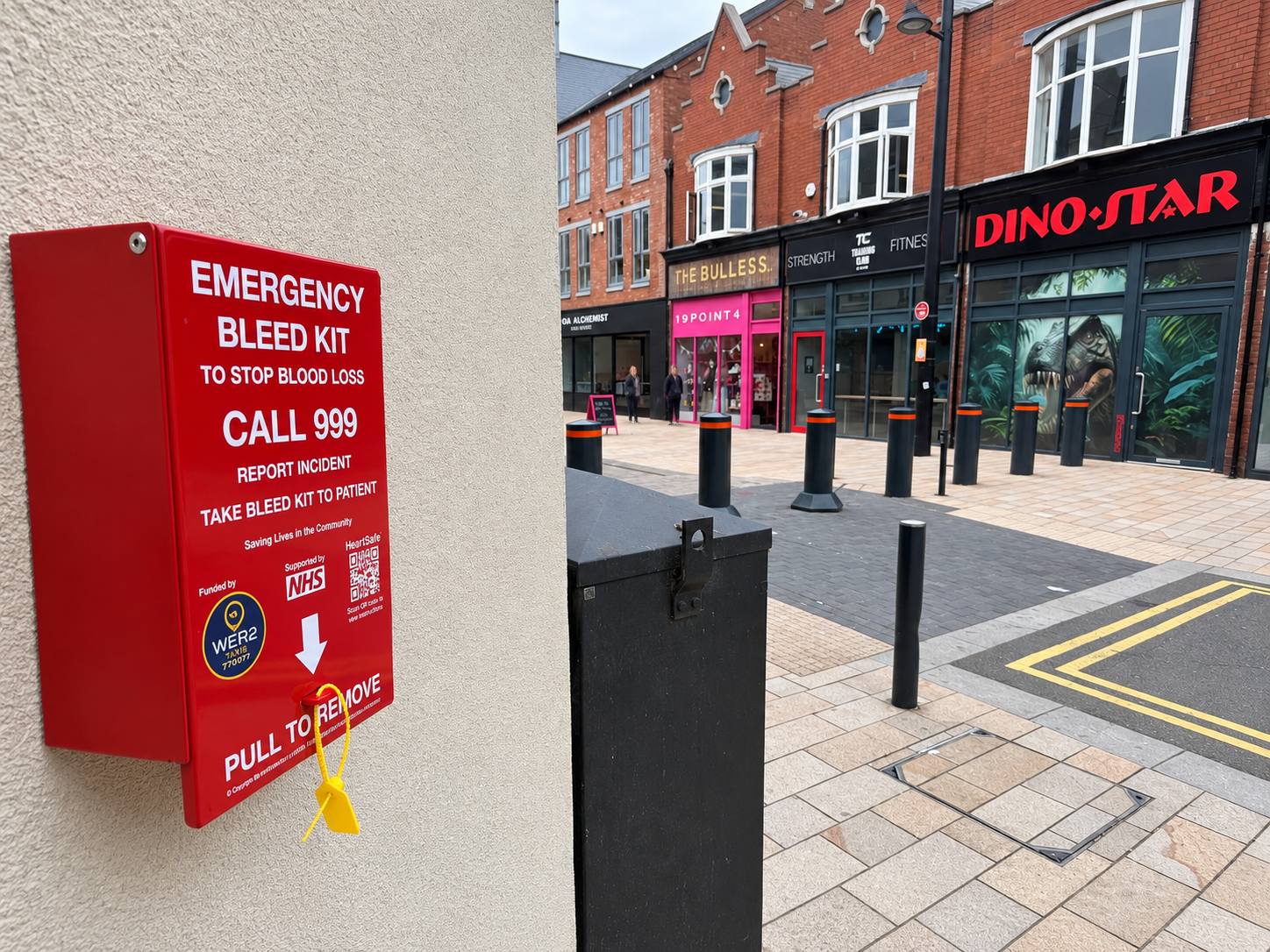 Humber St/ Pier court